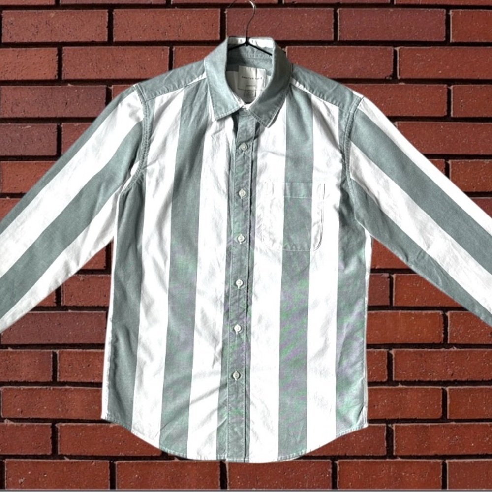 American Eagle Outfitters Green and White Striped Casual Shirt